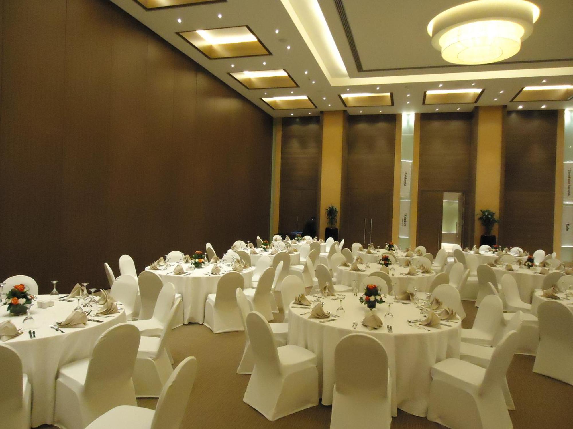 ホテル Erbil Rotana エクステリア 写真